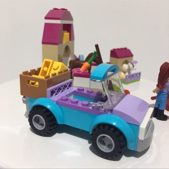 Lego Junior Friends 10746 Mias Farm Suitcase Set Horse Stable Lamb Animal Build - Picture 7 of 7